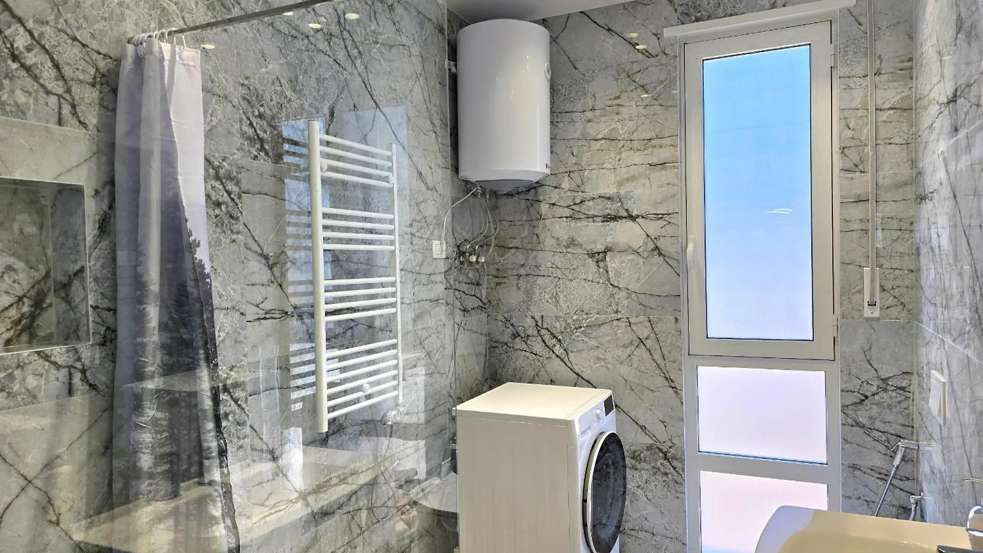 Swisssweet Apartment - 297 Durrës