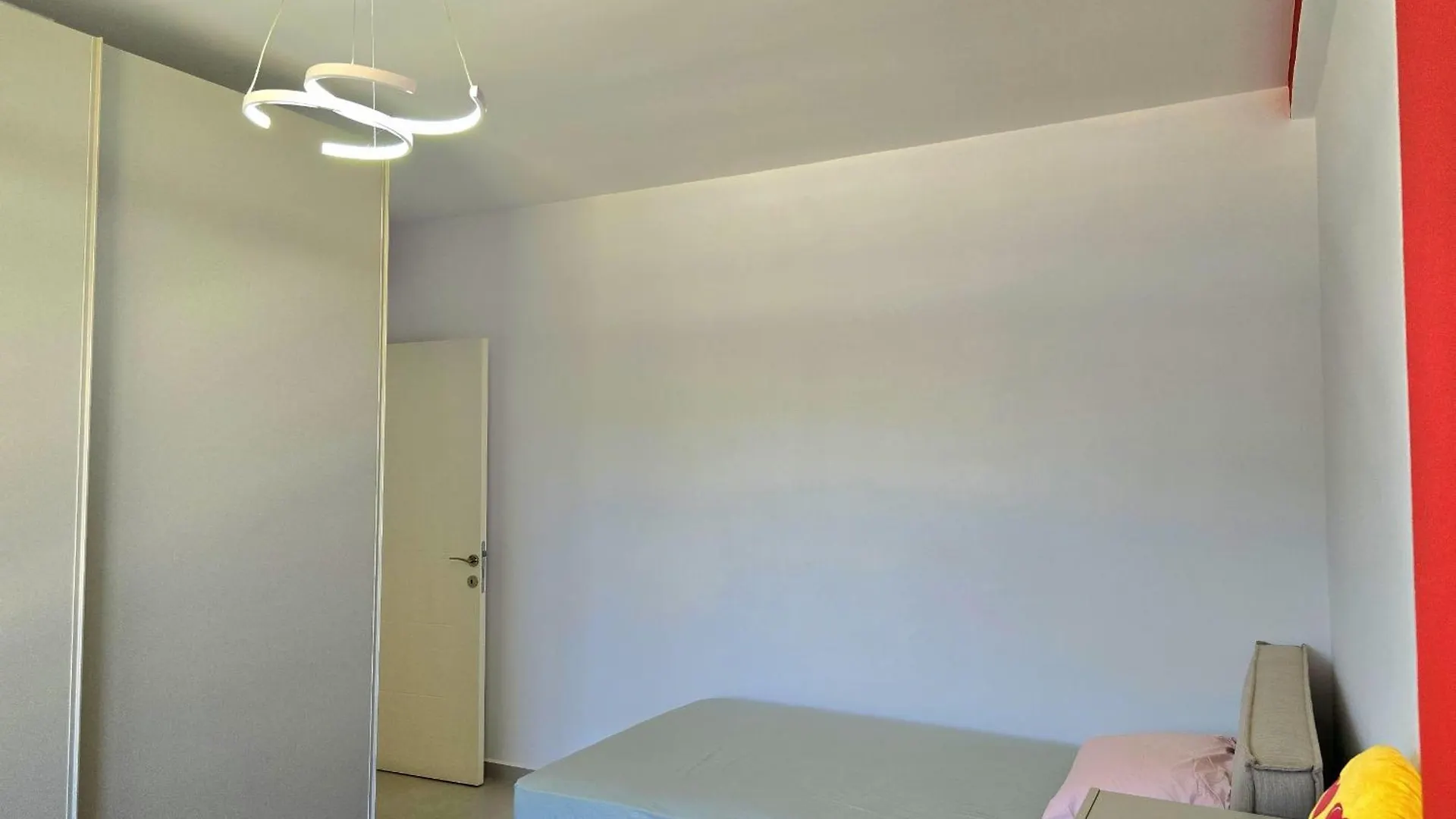 Swisssweet Apartment - 297 Durrës